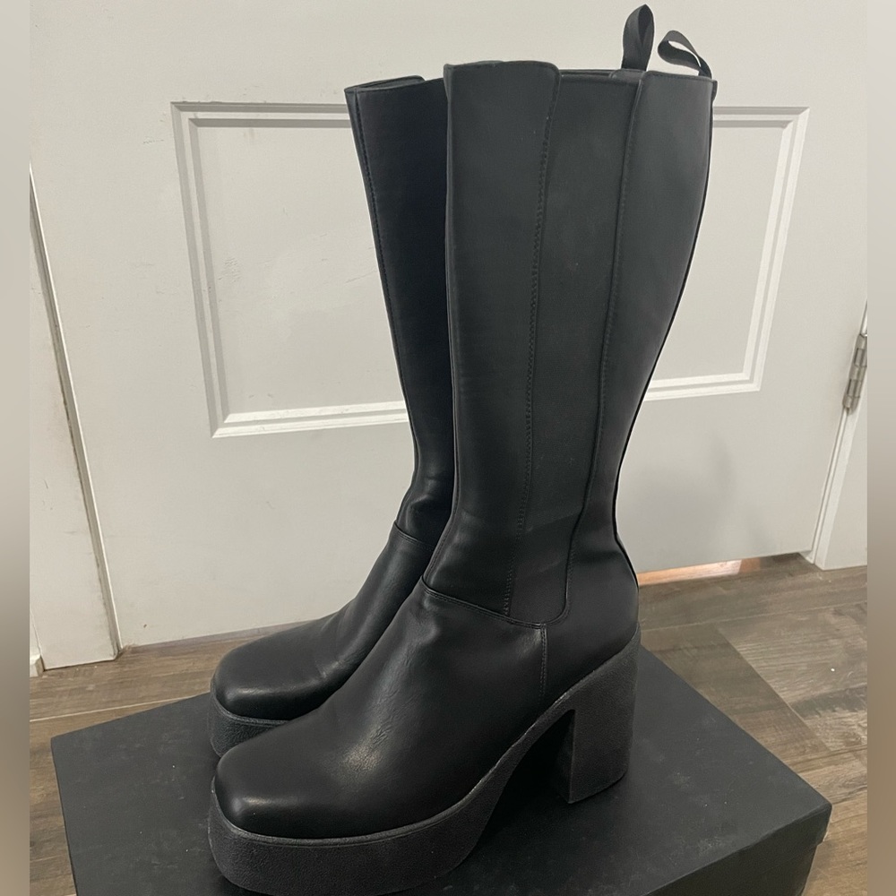 Lamoda stretch boots